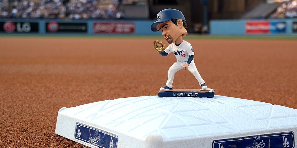 MLB's tweet photo. He may be small, but he sure can pick it. http://t.co/AxnmTJnXUk