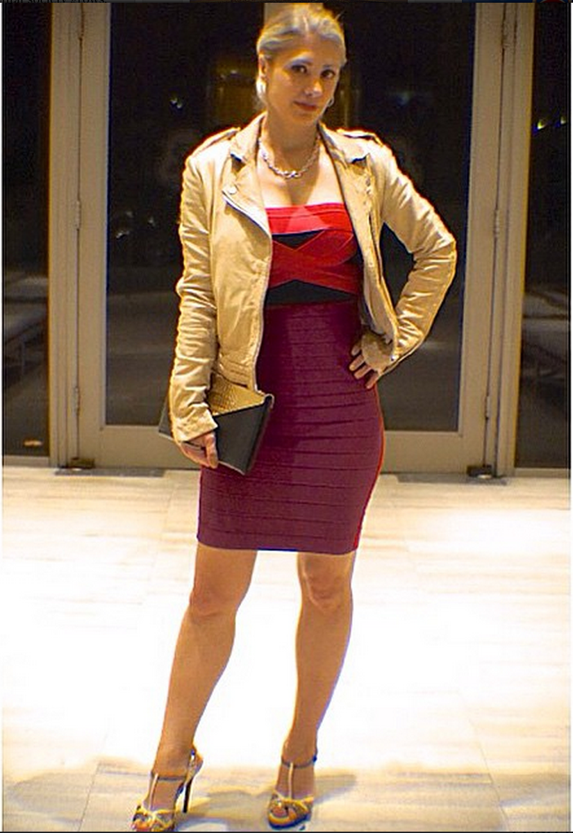 Rentedlifestyle's tweet photo. Missing Miami tonight! #Doma #JimmyChoo #clutch, #Fendi #shoes, #TiffanyandCo #necklace, #palmcuff #Saturday #evening http://t.co/5iDoSZk6q6