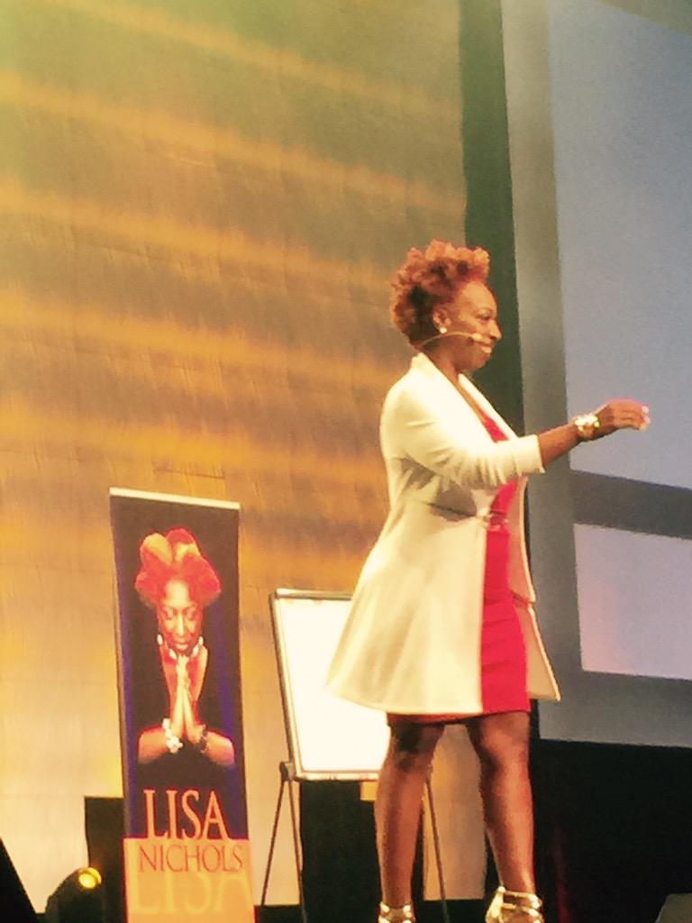 Damien89T's tweet photo. Leadership! #leadertothefront #amplifiedleadership #lisanichols http://t.co/MAgJx6rHQE