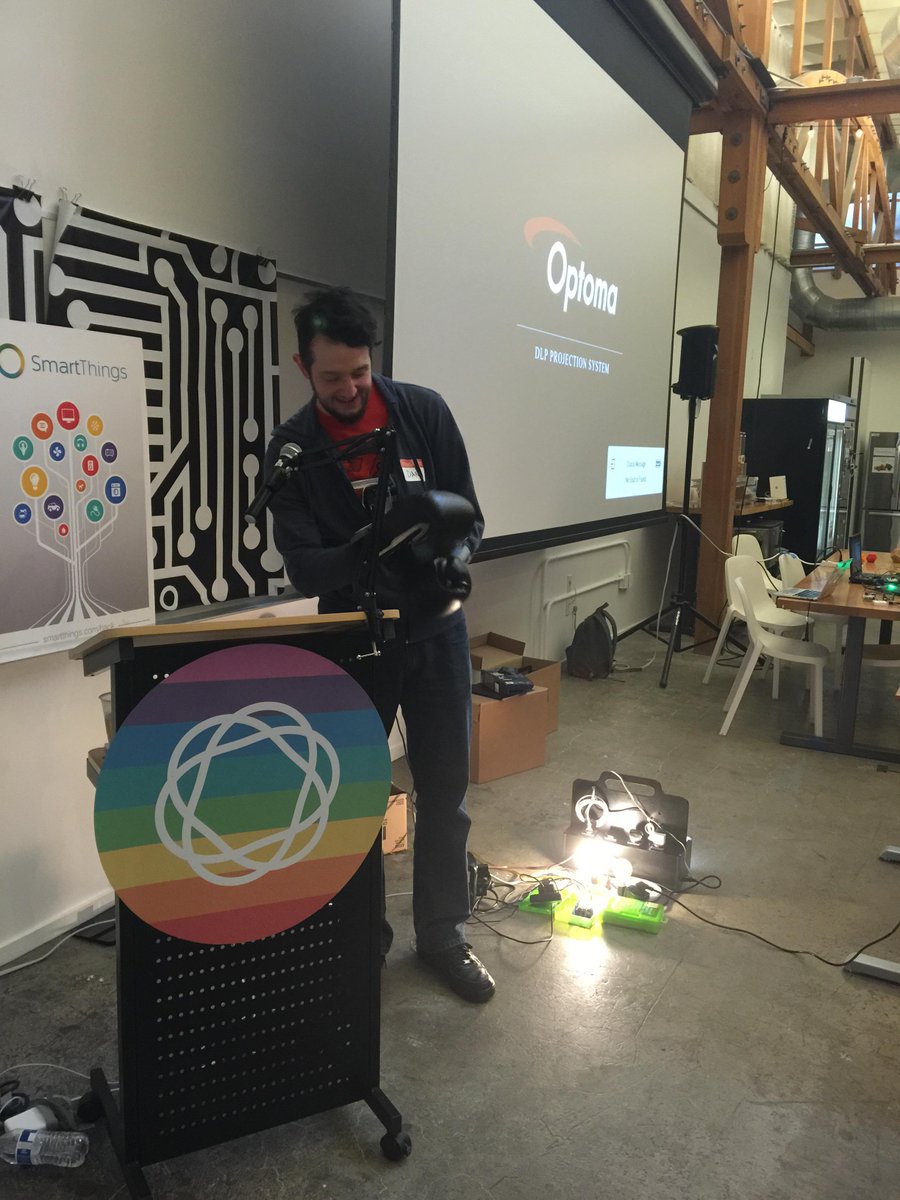 thingweekpdx's tweet photo. Stretchy sensors at #hotpdx http://t.co/kexQH6NSAu