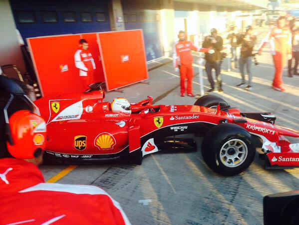 AlentaReza's tweet photo. Go Vettel
#MonacoGP2015 http://t.co/e2NDaf0rsp
