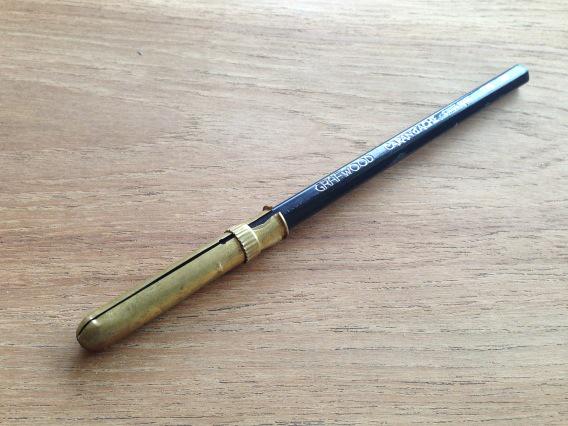 Kobo Q Na Twitterze 昨日 アンティークの店で入手した真鍮製の鉛筆キャップ ちょっと太めでカランダッシュのgrafwoodがぴったり合う Http T Co Qdhrbcfshp