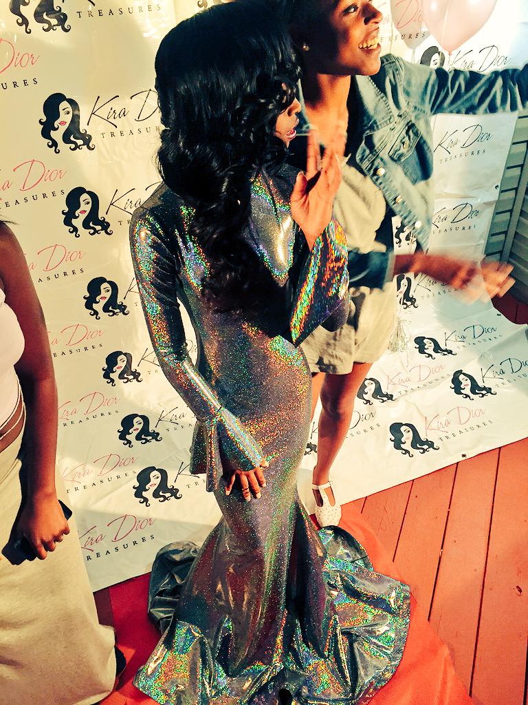 kingbellaa's tweet photo. My Design 😭😭 I love it , it came out so wel 💕😈 #Flowerprom2k15 http://t.co/R7egmUFAoI