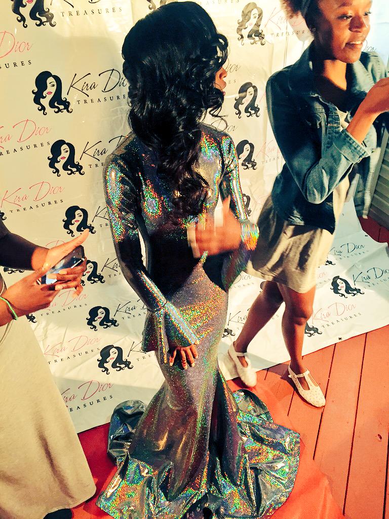 kingbellaa's tweet photo. My Design 😭😭 I love it , it came out so wel 💕😈 #Flowerprom2k15 http://t.co/R7egmUFAoI