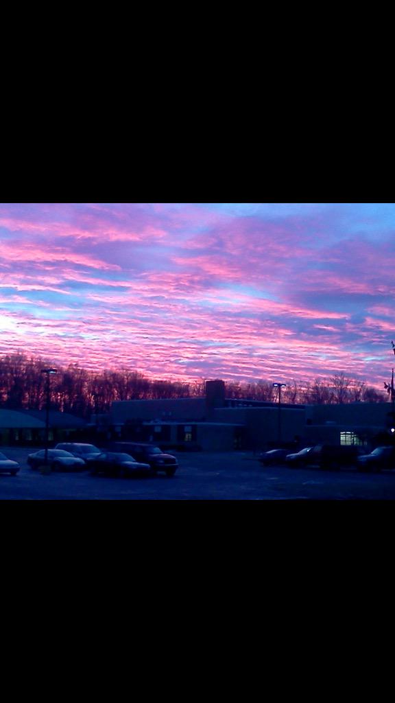 hellocarriej's tweet photo. @HaslettMiddle http://t.co/U8zxEV67ZY