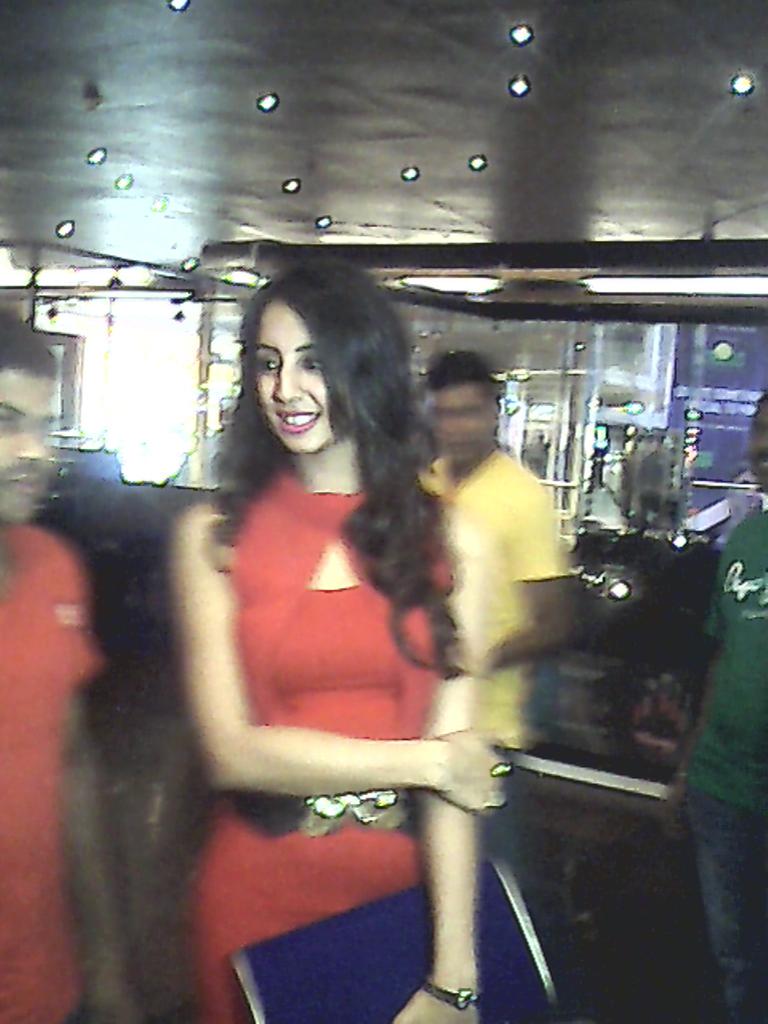 rudra_naiduPsPk's tweet photo. Suprised with seeing @actressanjjanaa   at #orionmall  #smilefoundation fashionshow #banglr memorable day in life :) http://t.co/SWbcdqzRy7