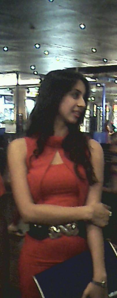 rudra_naiduPsPk's tweet photo. Suprised with seeing @actressanjjanaa   at #orionmall  #smilefoundation fashionshow #banglr memorable day in life :) http://t.co/SWbcdqzRy7