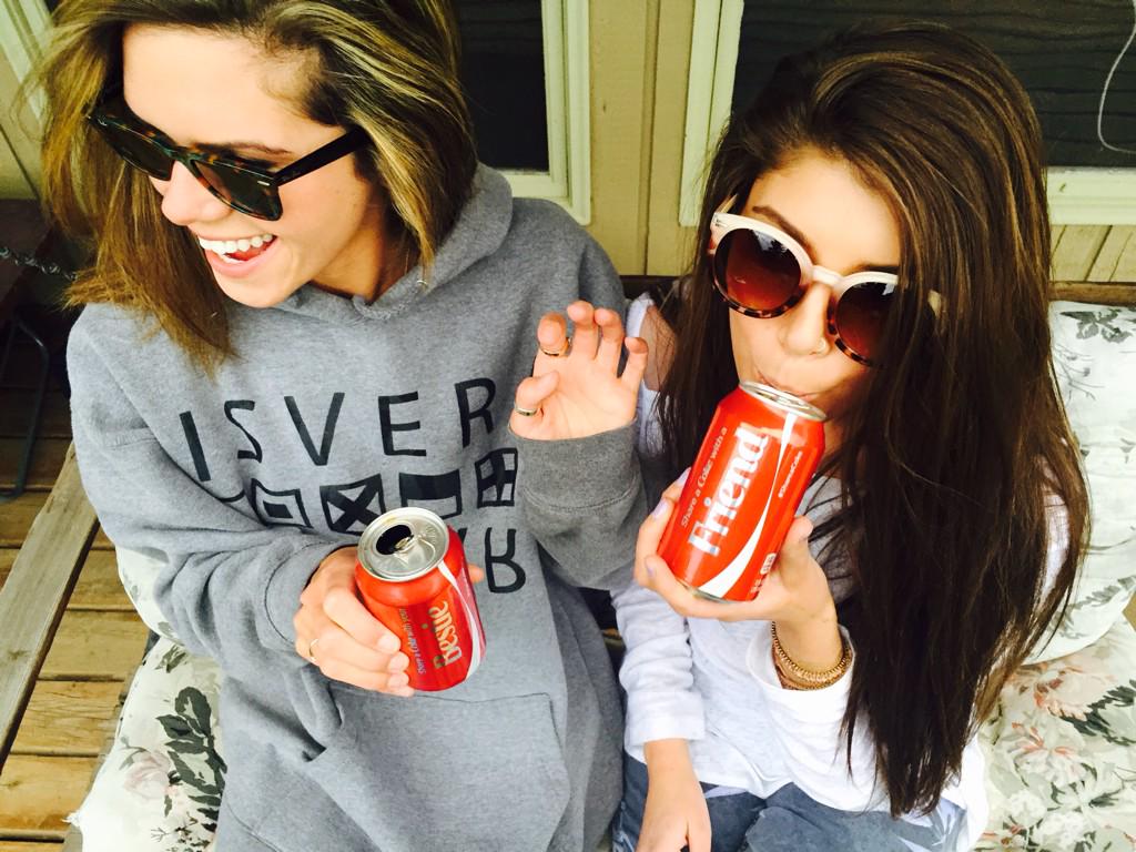 RissDrizzy23's tweet photo. Obsession #cocacola #coke #isvera @CocaCola http://t.co/hSs2XPoOOb