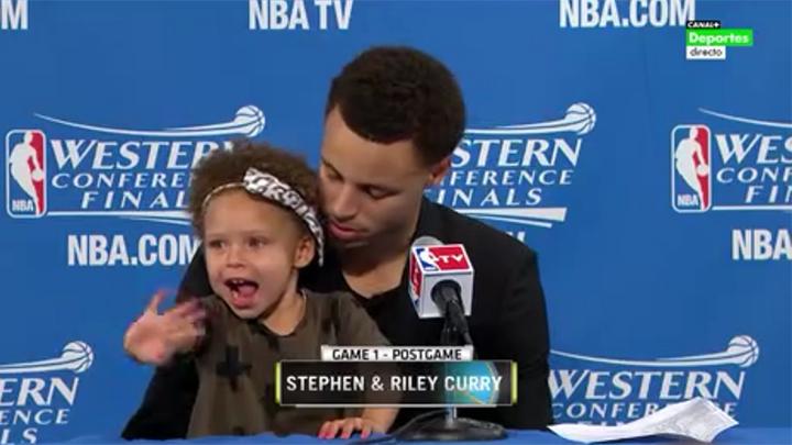 MovistarNBA's tweet photo. Somos muy de la familia Curry. #TiempoDePlayoffs http://t.co/frJfSs8sef