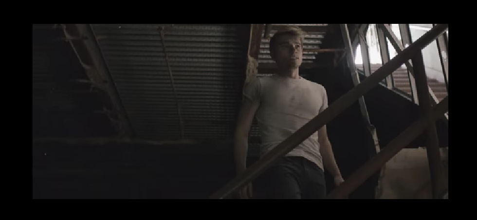 RosemaryRV's tweet photo. @ColtonRudloff @ItsMidnightRed my sister's favorite part of #MidnightRedChains https://t.co/mC9LQ9AERs @FioRedondo http://t.co/fak0OaHVxf