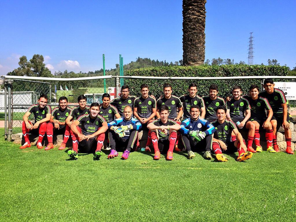 miseleccionmx's tweet image. #NotiTri @Corona_Futbol #Sub22 Nos medimos a la Selección Mayor en partido de preparación y caímos 1-0 en el CAR.