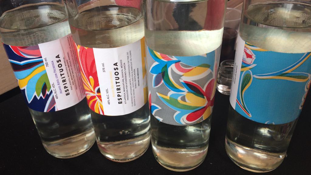 vanessamendoza's tweet photo. Y mas #mezcal @MezcalJolgorio @laespirituosa @nizabisahio @DomingoMezcal #DardoDF #DARDO #DARDO2015 http://t.co/t4b7bOJBK6