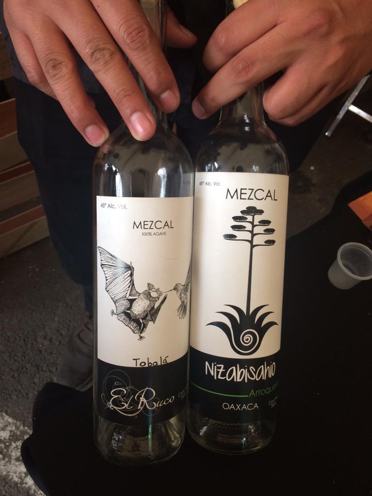 vanessamendoza's tweet photo. Y mas #mezcal @MezcalJolgorio @laespirituosa @nizabisahio @DomingoMezcal #DardoDF #DARDO #DARDO2015 http://t.co/t4b7bOJBK6
