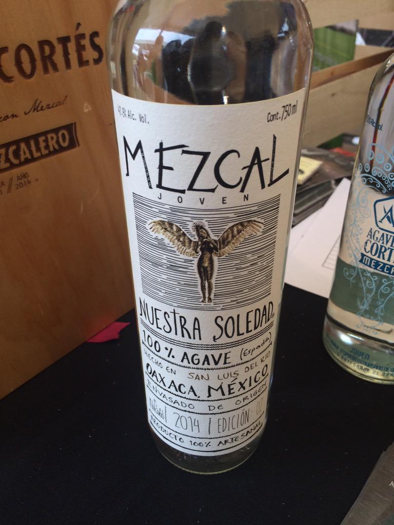 vanessamendoza's tweet photo. Y mas #mezcal @MezcalJolgorio @laespirituosa @nizabisahio @DomingoMezcal #DardoDF #DARDO #DARDO2015 http://t.co/t4b7bOJBK6