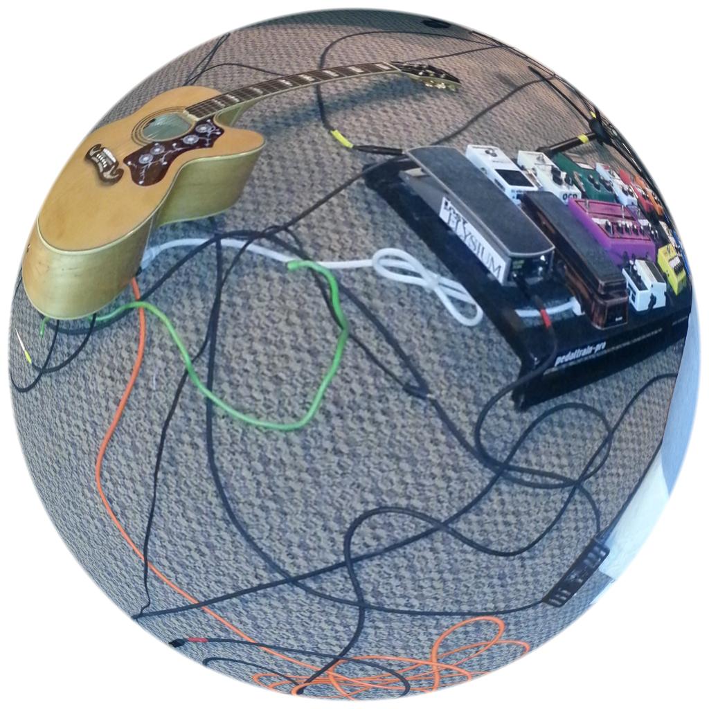 LostElysiumBand's tweet image. It's always more fun being messy when writing. #hardrock @femetalism @FemaleFronted_