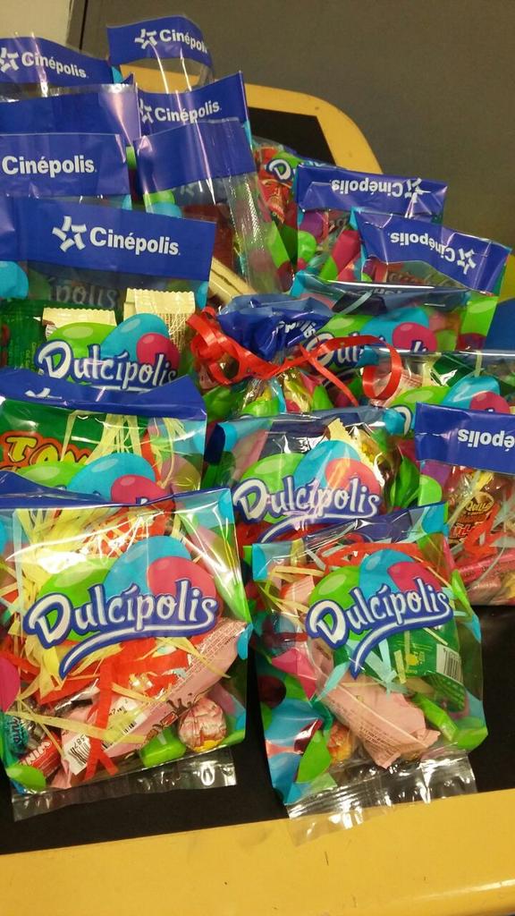 LeonCmax's tweet photo. Aqui otros de nuestros marcos elaborados por cinepolitos y listos para el lanzamiento!! :)alma cinepolis @UCinepolis http://t.co/CEsI8ZMF5z