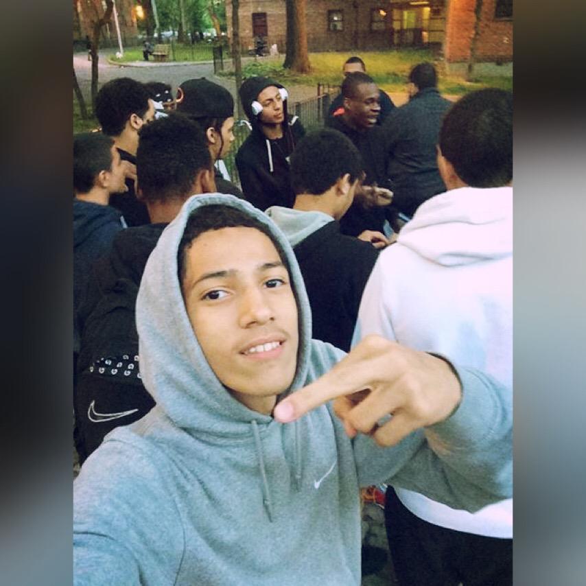 lil_brandon_9's tweet photo. Outhere w/ gang โฝ๏ธโฝ๏ธ๐๐#Fevablock #Boomin ๐ฏ๐จ http://t.co/hXY0sc34r2