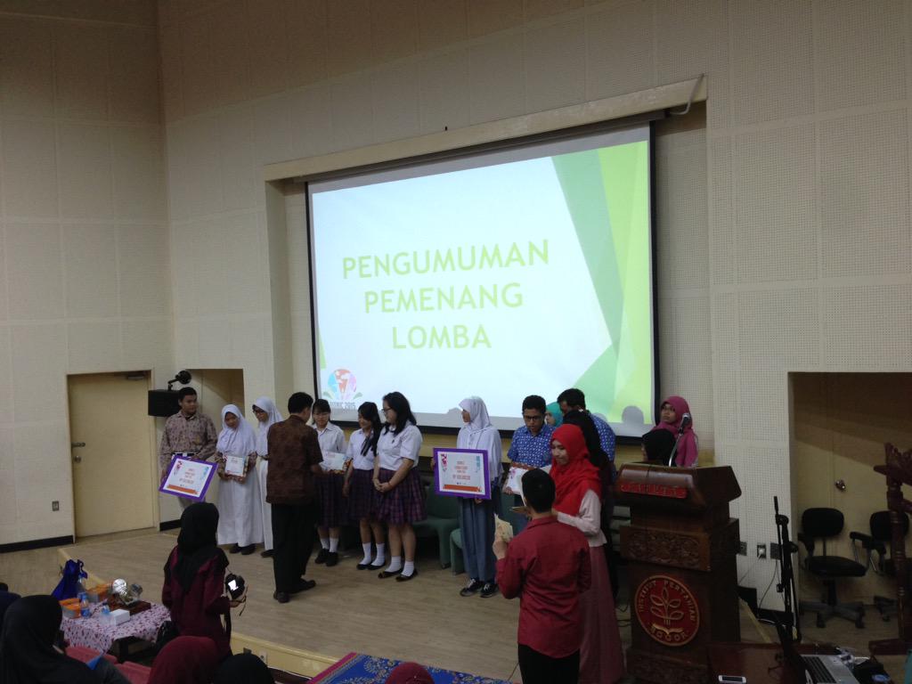 Bionic_IPB's tweet photo. Ini dia para pemenang dari seminar dan workshop @Bionic_IPB 2015 http://t.co/nJl2FaiHzr