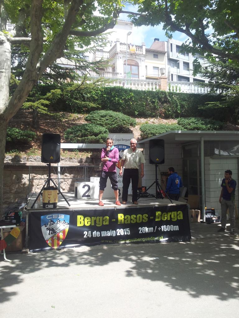 CEB_Berga's tweet photo. Moltes gràcies @NuriaPicas per acompanyar-nos a la #BRB15 i empènyer el suport #Nepal #SOSNepal #Catalunya #Berguedà http://t.co/6ej3TMEhos