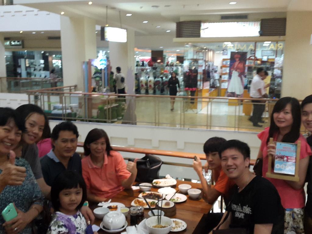 makan siang menjelang sore bersama keluarga @imperiallamian .hao chi!! #ImperialFoodWefie