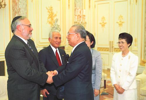 海苔屋のむすこ 創価学会幹部たちの所得 平成四年度四谷税務署公示 氏名 納税額 給料ではなく 納税額ですよ 池田大作 ８７１５万円 秋谷栄之助 １８４２万円 森田一哉 １３８７万円 上田雅一 １３０１万円 青木亨 １０２４万円 Http T Co Wzci4pcfgz