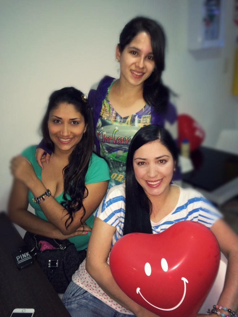 luiartunduaga's tweet photo. Después de un día lleno de trabajo y mucho Amor por lo que hacemos #YoSoyD23  @LeyMedinaADV http://t.co/H76D9kYYIO