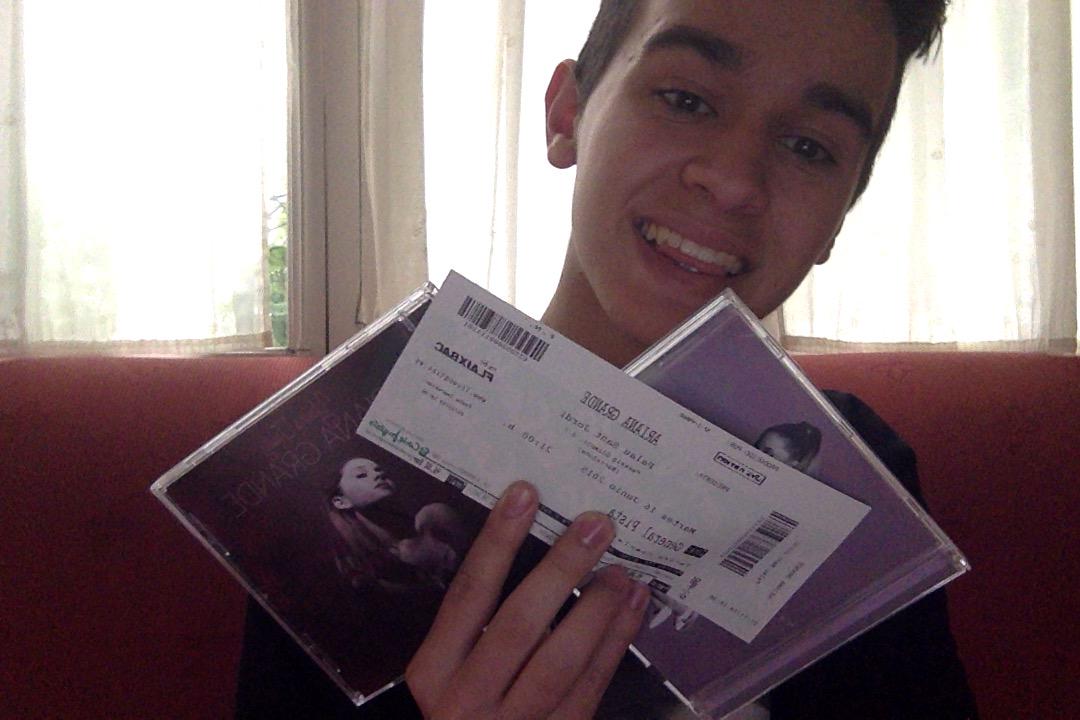 Si US PLAU @RADIOFLAIXBAC
NECESSITO CONÈIXER A ARIANA
#FlaixbacVullConeixerArianaGrande