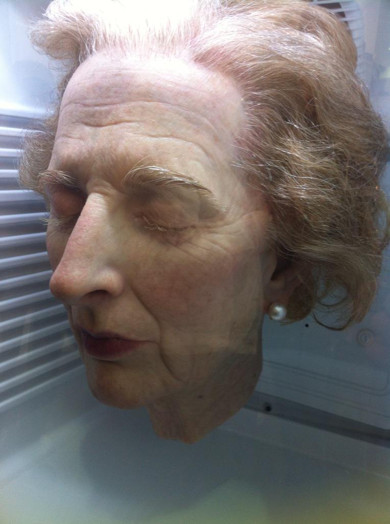 KayDoble's tweet image. Personal highlights #Art15London #unixgallery #uncomfortablyrealistic