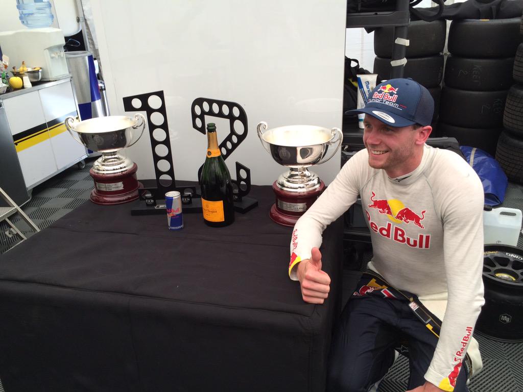 RenaultSeries's tweet image. Happy rookie @TheDeanStoneman from @damsracing brings more luggage home! #WSR
