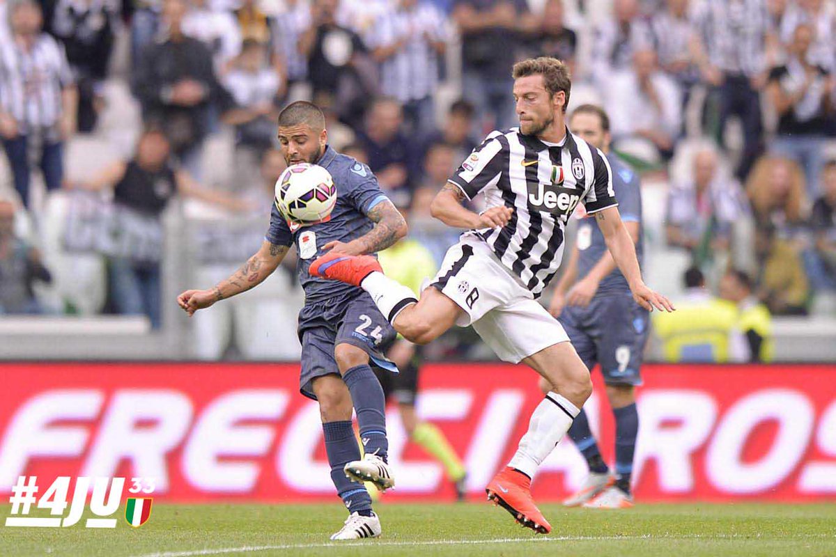 juventusfc's tweet photo. Vediamo un po' di statistiche della 4° vittoria su 4 #JuveNapoli giocati al #JStadium http://t.co/4ujnm2NzpN