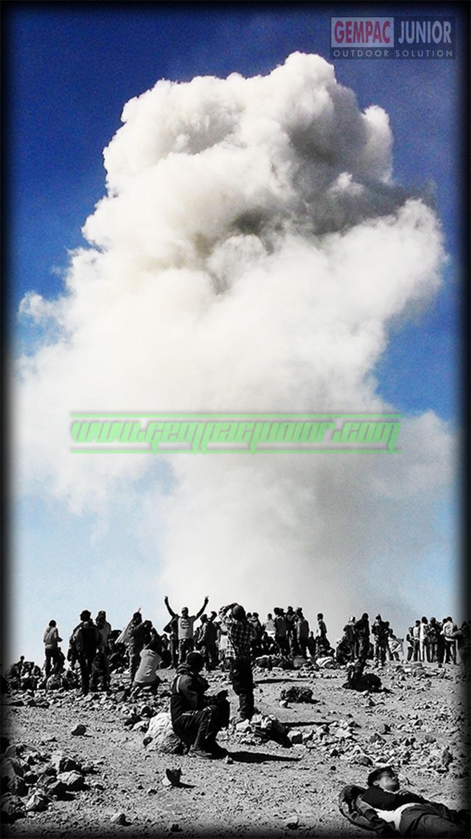 GempacJunior's tweet photo. "SANGHYANG PASOPATI"

lumajang, jawa timur - foto tersebut diabadikan oleh  .... https://t.co/xgkeybdAHK http://t.co/lP2gDmu9sR