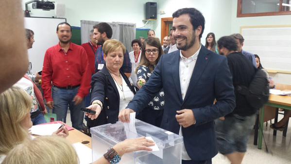 iuandalucia's tweet photo. .@agarzon, candidato de @iunida a la Presidencia, ya ha ejercido su derecho a voto en Rincón de la Victoria (Málaga) http://t.co/2VMeciReVK