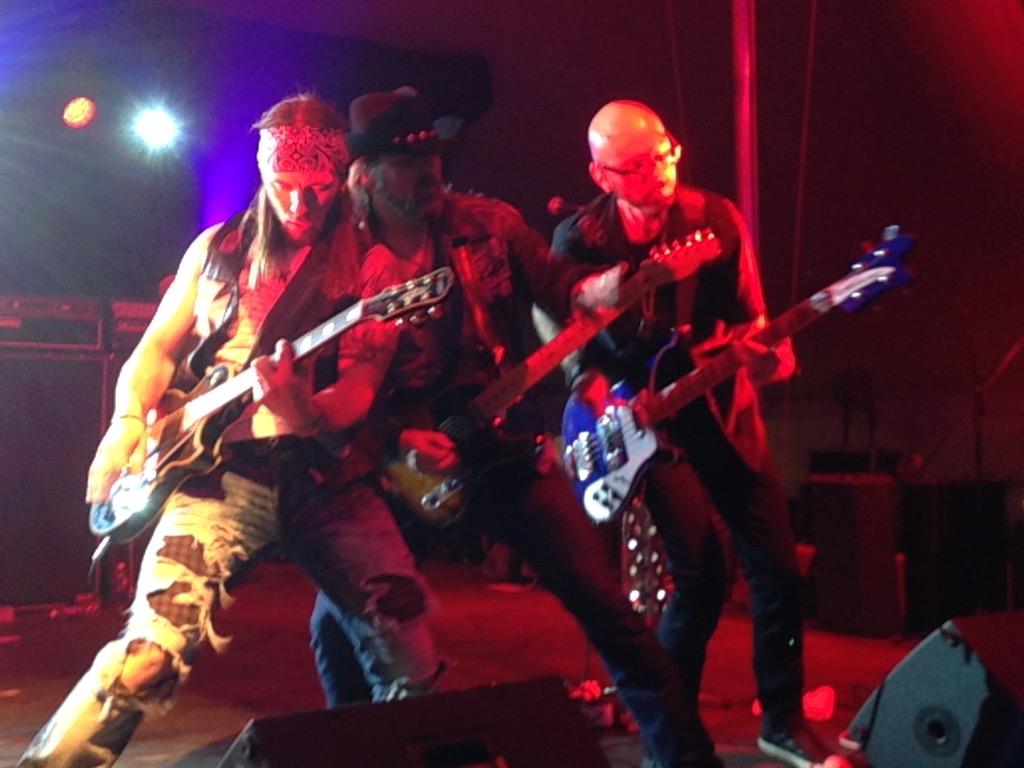 TrevorEliott's tweet photo. Thank you @RainmakerFest for an amazing 2015 #Rainmaker! Can't wait for 2016! #stalbert @theroadhammers http://t.co/GBdbm1gdNI