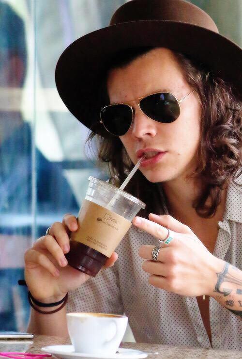 kisscoselina's tweet photo. ♡˚* Hey Harry *˚♡
✧I wanted to thank you✧
for making me smile everyday ୭˚*
Follow me maybe? @Harry_Styles 
Love you X http://t.co/z0d131u34c