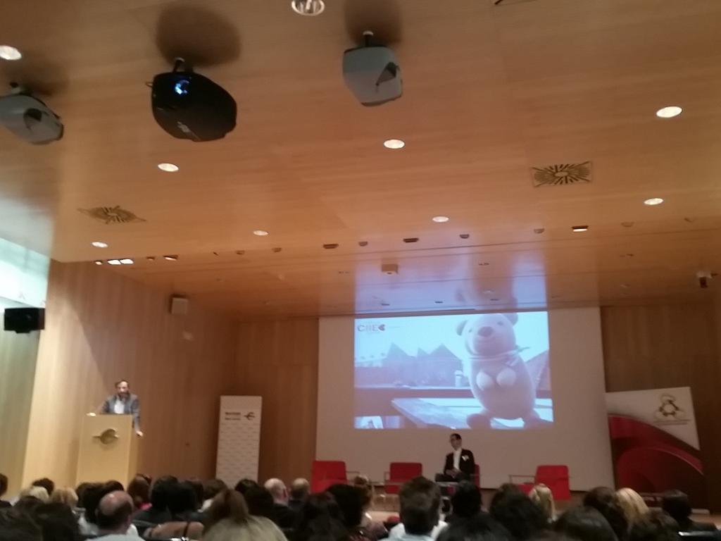 abegea's tweet photo. @jamunizve Nos habla de "Comunicación Positiva" @CIIEB2015 #CIIEB2015 http://t.co/aUJU7GaTpI