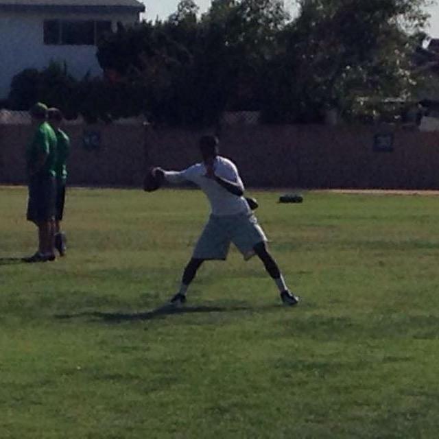 J_Capital_'s tweet photo. Work hard in silence and let my success be my noise 🙌🏾💪🏾💸 #FCHW #Varsityquarterback #D1Bound http://t.co/Q0FL8VMbRy