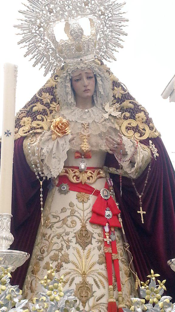 <a href="/amargura_jaen/">Hdad. Amargura Jaén</a> <a href="/AmarguraJaenera/">Reina del Salvador</a> <a href="/pasionenjaen/">Pasión en Jaén</a>  Reina de la Amargura en rosario de la aurora.
