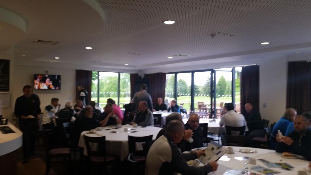 MidlandsGolfer's tweet photo. Society mingling Fri @PypeHayesGolf good to see old faces and meet some new ones, big soc feature coming soon to MG http://t.co/o3HfwVohnV
