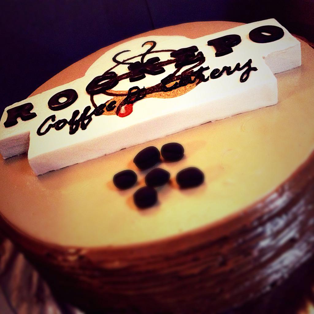 "<a href="/Rockepo/">#NgopiEnakGaHrsMahal</a>: Tq buat <a href="/DHCake/">DHCake&DapurDH</a> atas rainbow cake di 3rd anniversary Rockepo..!!! Sama-samaaa sukseess juga
 "