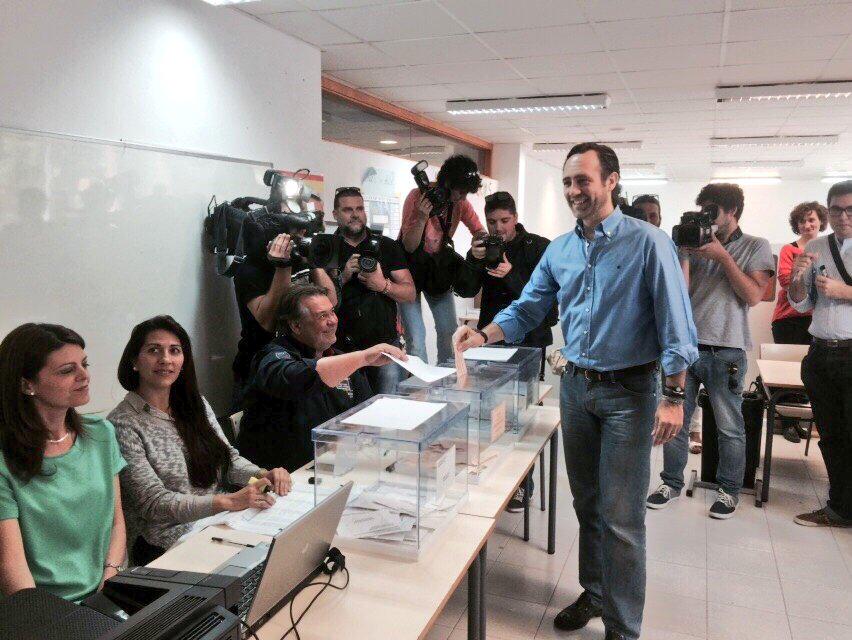 PP Balears (@ppbalears) on Twitter photo El nostre president <a href="/JRBauza/">José Ramón Bauzá</a> votant al seu col.legi electoral de Marratxí #EleccionsIB15 El nostre president <a href="/JRBauza/">José Ramón Bauzá</a> votant al seu col.legi electoral de Marratxí #EleccionsIB15