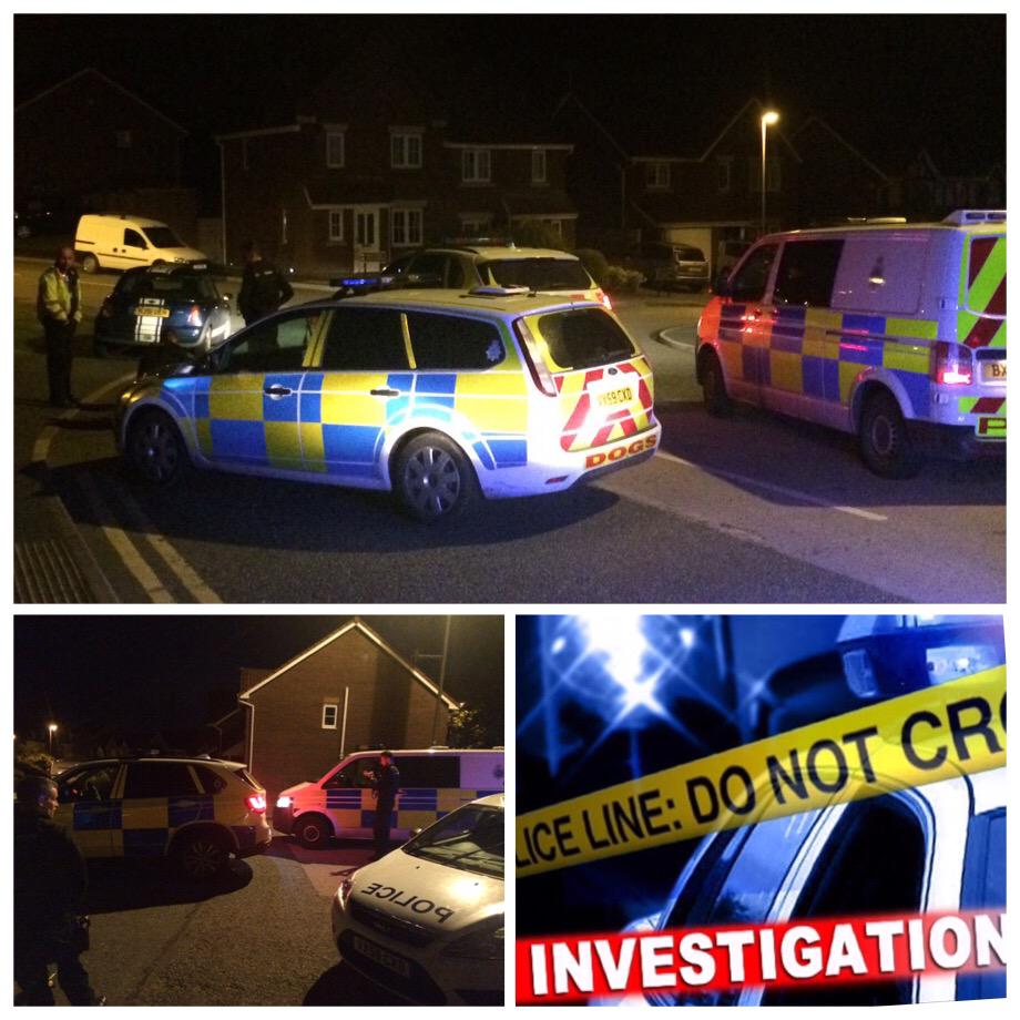 StaffsDogs's tweet photo. Two arrested after being tracked an found by #pdPippa & #ARV crew for theft/burglary @policingstoke.#reassuredvictims http://t.co/hAPZwxcY0m