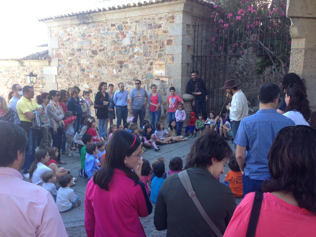 JxJuglar's tweet photo. Iniciamos en Arco de la Estrella #rutasteatralizadas #Cáceres con #Ampa CEIP Ntra Sra de la Montaña http://t.co/DmKjMc6K8Z