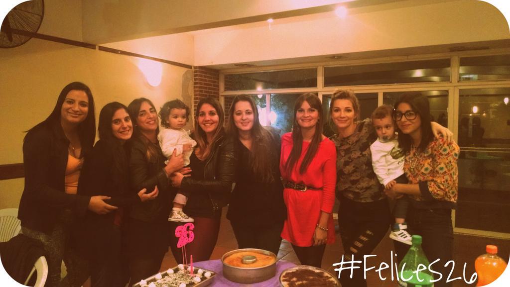 amorpazdal's tweet photo. Con ustedes hasta el fin del mundo... Las amo buena vida acá allá donde sea http://t.co/h9S0z2SaR5