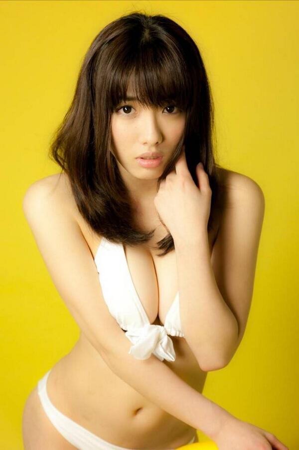 BettyMueller's tweet photo. 【グラビア巨乳おっぱい】今野杏南。グッときたらRT。 http://t.co/9btaLcN72f