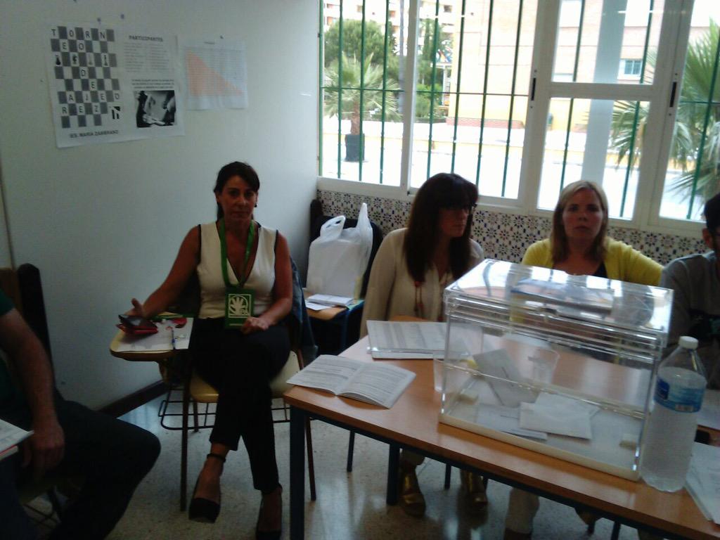 PA_VelezM's tweet photo. Nuestros apoderados y nuestros interventores lo están dando todo #apoderadosPA #interventoresPA http://t.co/1Ei9aHlRhE