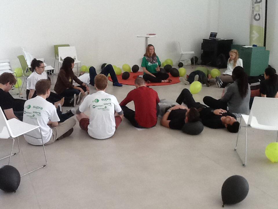 SWdunkerque's tweet image. #day3 atelier détente et rire avec #missLili. On est bien au #swdk