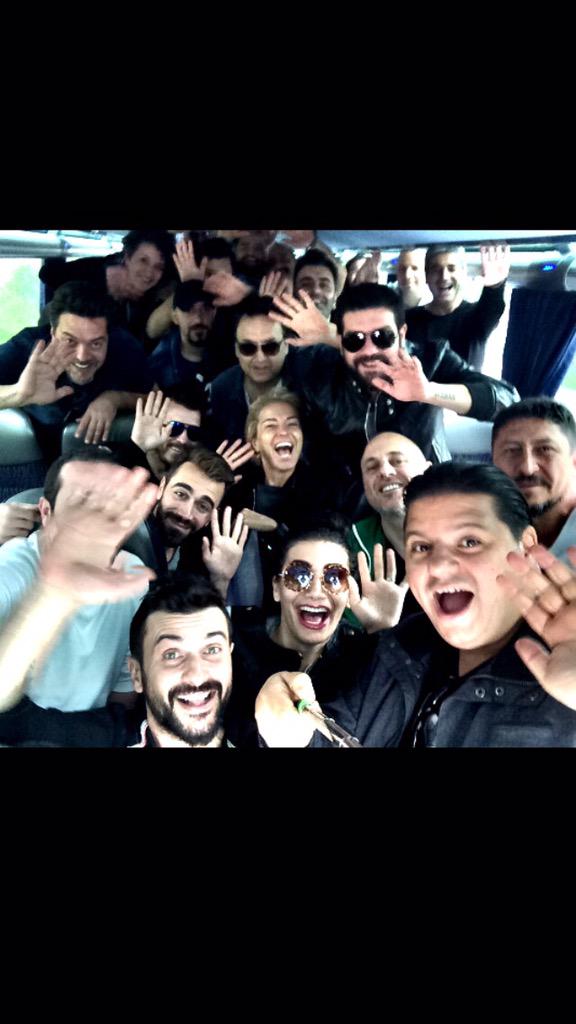 gokhantepemusic's tweet photo. #beyazshowavrupaturnesi2015 
yolumuz uzun, keyifler gıcır:)
ikinci konser #Stuttgart http://t.co/oWvfz8e5DI
