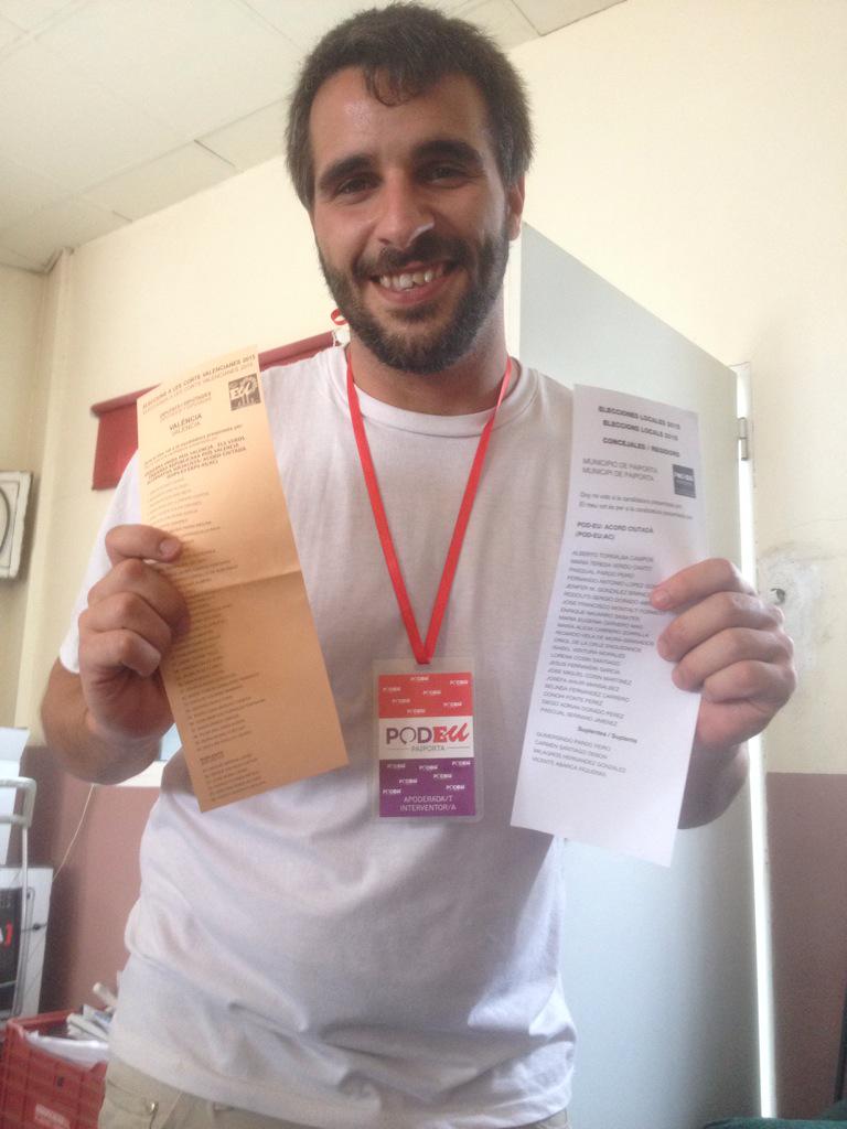 Pauetevilo's tweet photo. Continua la jornada electoral amb PODEU a les locals i @esquerraunida a les autonòmiques #ApoderEUvos http://t.co/9nqx392hjE