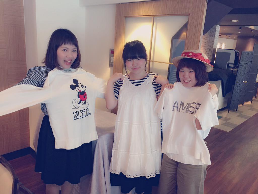 mkmk_rinakko's tweet photo. フリマでは可愛い志穂ちゃんの私物をびっくりするほど良心的な価格でGET✨
トークショーでは普段滅多に聞けないようなお話が聞けて勉強にもなりすごい聴き入ってしまいました😳💓

#sunroute #mer http://t.co/b3dUgnnHLu