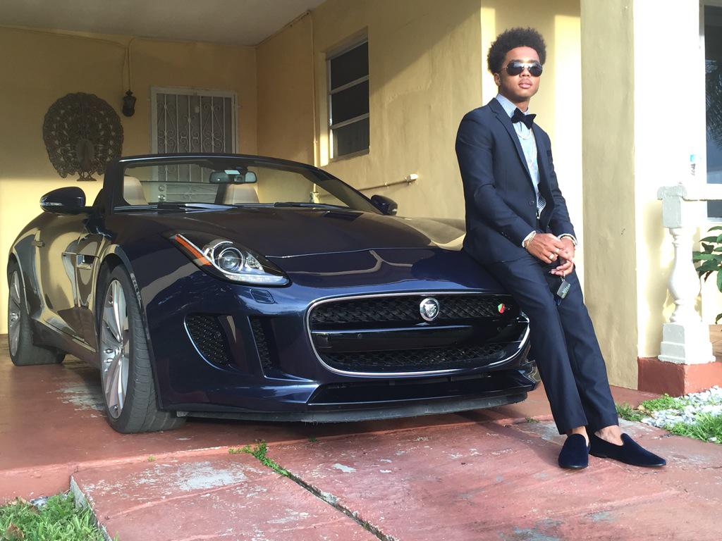 CartierCaptain's tweet photo. Young boss nigga👌💯 @Rip_Terrence http://t.co/aY8gdCh01K
